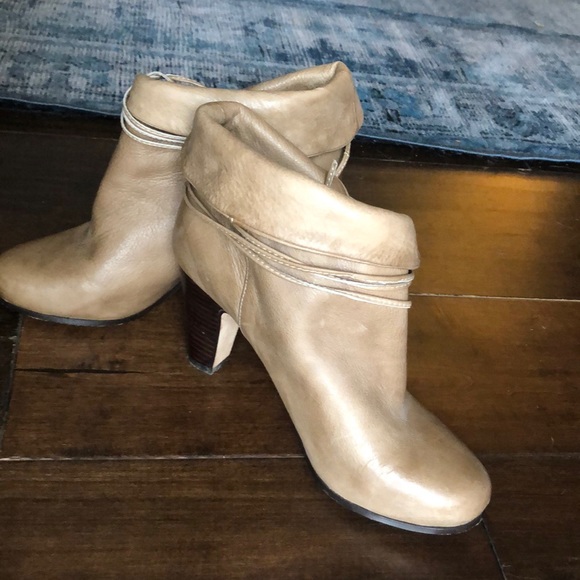 Dolce Vita Bootie - Picture 3 of 4